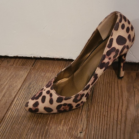 Leopard Heels - Picture 2 of 4